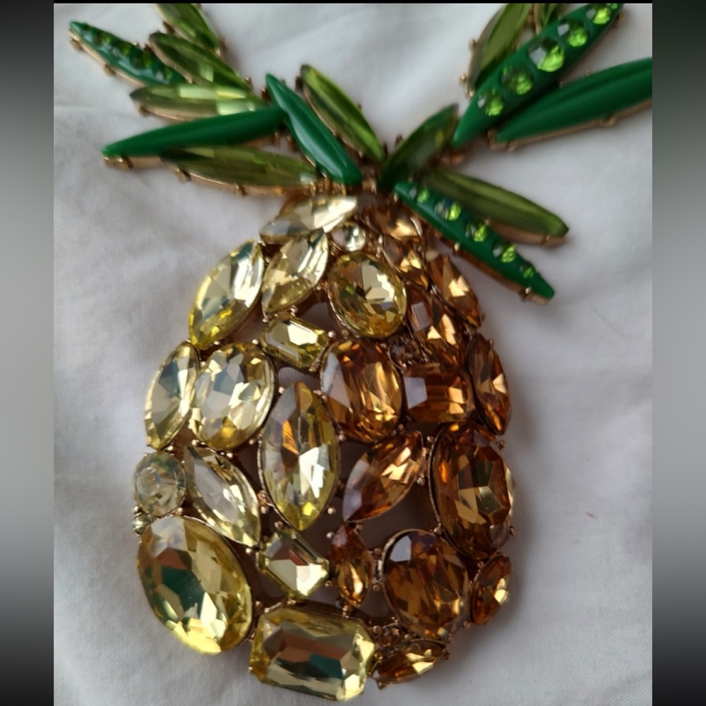 BETSEY JOHNSON Limited Edition RARE Oversized Pineapple Necklace & Earrings NWT - Picture 13 of 16